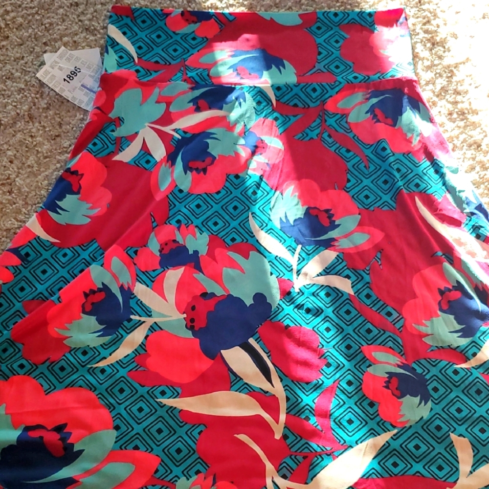 #AZU18 (CH) NWT LuLaRoe Azure A-line Midi Skirt